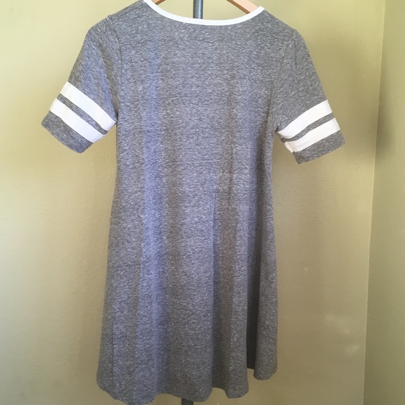 2/$15 ☀️ LulaRoe Perfect Tee Gray - Picture 3 of 4